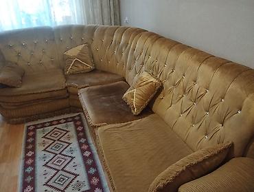 Künc divan – qəhvəyi məxməri üzlük, kapitone bel hissə və dekorativ lalafo.az -da Künc divan – qəhvəyi məxməri üzlük, kapitone bel hissə və dekorativ