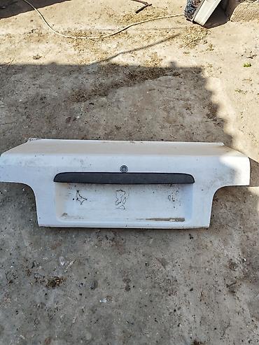 2104 baqaj: Saipa 131 arxa baqaj qapağı normal vəziyyətdə — 1