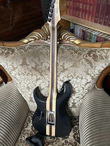 klas 6: Salam. Cort x500 menace gitara satılır. Gitarada bir cızıq belə — 3