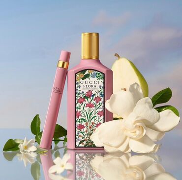 Gucci Flora Gorgeous Gardenia ətrinin dəsti. Bu dəstə əsas ətir və