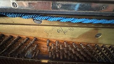 Pianolar: Upright piano – “Kuban” (Краснодар) markalı Xüsusiyyətlər: - Korpus — 5