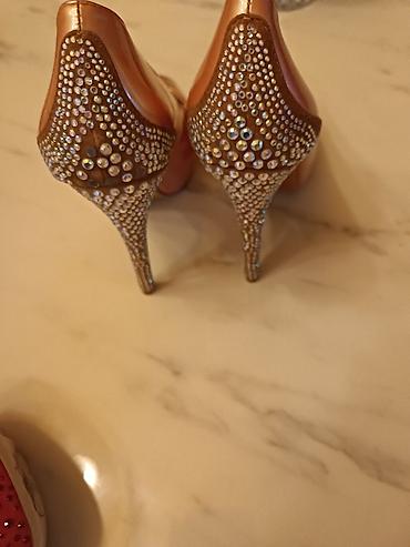 бирюзовые туфли: - Qadın ayaqqabısı – açıq burunlu, stiletto topuqlu - Rəng — 4