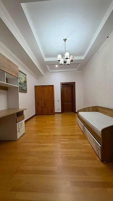 Продажа квартир: Продается полноценная 4-комнатная квартира в самом центре Бишкека 📍 — 12