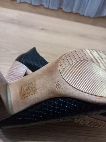 grubin sandale japanke: Sandale, 38