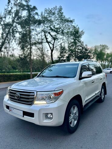 срочно продать машину: Toyota Land Cruiser: 2012 г., 4.6 л, Автомат, Газ, Внедорожник