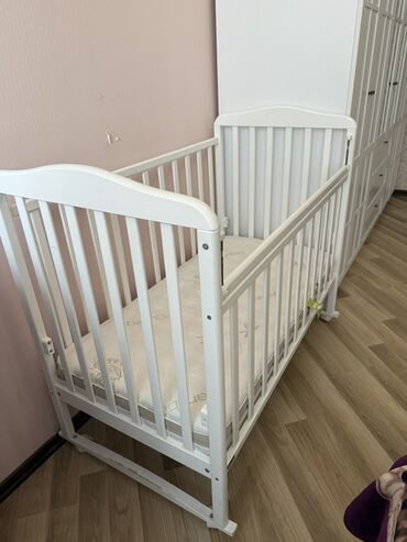 barmaqlıqlar: Oğlan və qız üçün, İşlənmiş, Dördbucaq, Beşik, Dəst ilə, Matras ilə, Yellənmə mexanizm ilə