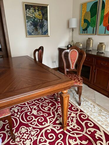 стол и стулья для гостиной в Кыргызстан | Комплекты столов и стульев: Продаю итальянскую мебель. В наличии большой и малый сервант, комод