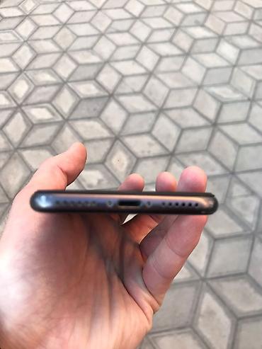 2ci el iphone 11: IPhone 8, 64 GB, Qara, Barmaq izi — 4