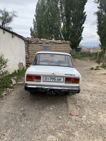 авто лизик: ВАЗ (ЛАДА) 2107: 1995 г., 1.5 л, Вариатор, Бензин, Седан
