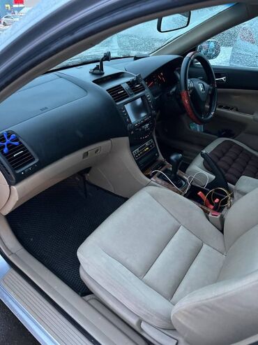 автомобиль для продажи: Honda Accord: 2002 г., 2.4 л, Автоматтык, Газ, Универсал