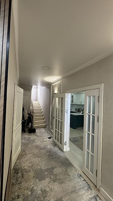 Продажа коттеджей и домов: 🏡 **Продаётся просторный дом в Бишкеке (Кара-Жыгач ж/м)** 🛏️ 4 — 9