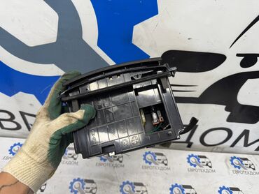 Другие детали салона: Пепельница Kia Ceed 2007 Контрактный из Германии, в отличном — 7