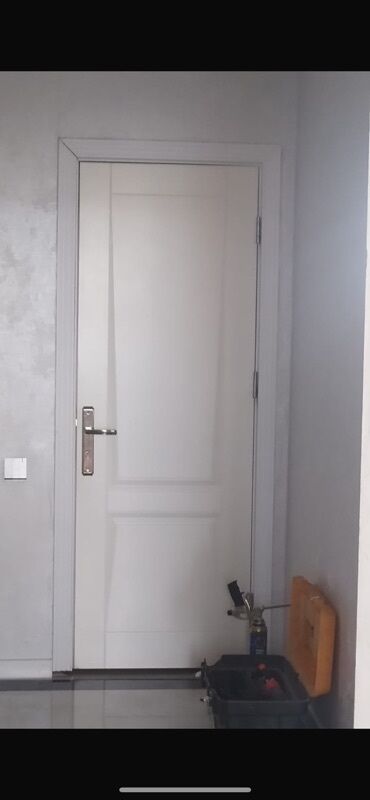 Kafel və bitirmə daşları: Qonaq otağı üçün İşlənmiş Otaq qapısı 70x200 sm Naliçnik ilə, Zəmanətli, Ödənişli quraşdırma, Ünvandan götürmə