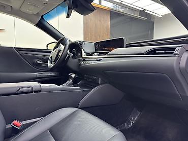 Lexus: Lexus ES: 2021 г., 2.5 л, Вариатор, Гибрид, Седан — 7