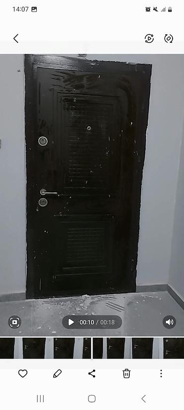 karta: Dəmir giriş qapısı - Rəng: qara, parlaqlıq effektli - Material — 2