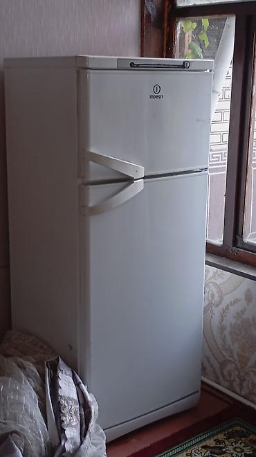 core i3 10100f: Холодильник Indesit, Б/у, Двухкамерный — 1