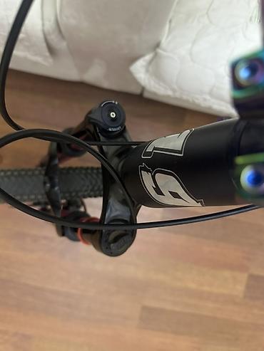 stark velo: Məhsul: fərdiləşdirilmiş dizayn və Shimano hidravlik disk əyləclər — 10