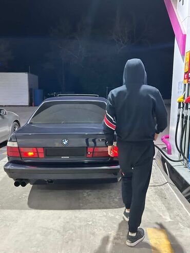 BMW: Продается BMW E34 1995года обьем 2,5 чипованный, выхлоп прямая трасса