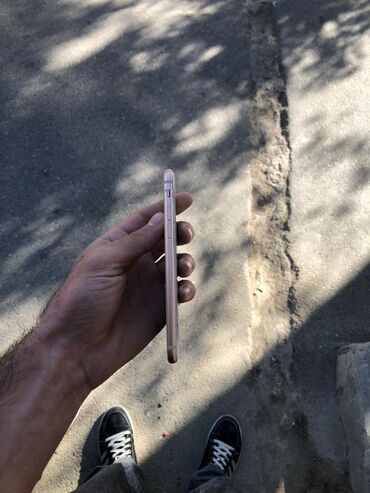 Apple iPhone: IPhone 8, Qızılı, Barmaq izi — 5