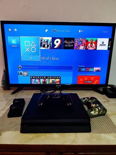 Video igre i konzole: PS4 Slim 1tb Na prodaju soni 4 slim sa memorijom od 1tb - Model