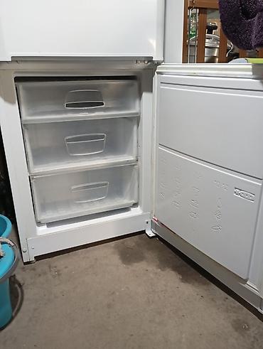 морозильны: Холодильник Indesit, Б/у, Двухкамерный, 180 * — 1