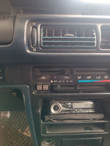 хорошем состояний: Toyota Camry: 1987 г., 2 л, Механика, Бензин, Седан