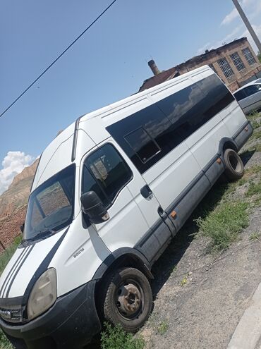 авто ивеко: Ивеко двухскат год 2012 объем 3.0 каробка 7 скоростей. остальные