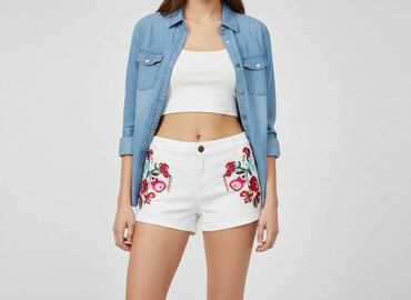 krótkie spodenki pull and bear: Bershka, Szorty damskie, rozmiar XS