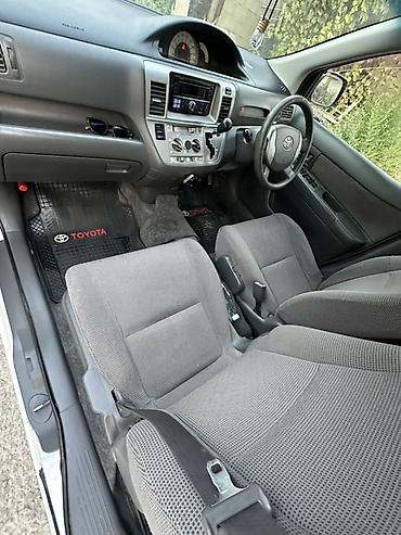 Toyota: Toyota Raum: 2004 г., 1.5 л, Автомат, Бензин, Минивэн — 9