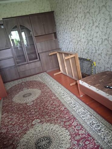дешовый квартира: 1 комната, ул. Нурматова-Ленина, Риэлтор, Без животных, от 6 месяцев, от 1 года, С мебелью полностью — 3