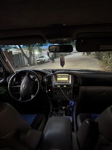 машина за 1000000: Toyota Land Cruiser: 2003 г., Автомат, Внедорожник