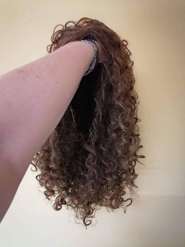 Perike i klipse: Perike
Cena 3200din — 16