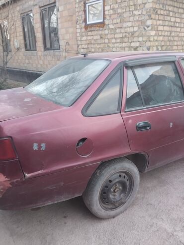 срочно продаю машину бишкек: Daewoo Nexia: 2009 г., 1.6 л, Механика, Газ, Седан