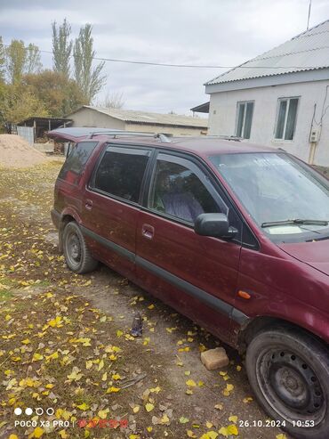 wagon: Mitsubishi Space Wagon: 1993 г., 2 л, Механика, Газ, Минивэн