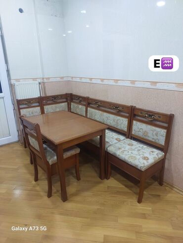 чехлы на диван бишкек: ELMİRA ♒️ Metbext masası Divanla birlikdə 3 ədəd otracag Təmiz fısdığ