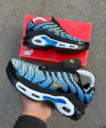 Patike: Tn Nike 
36-41
41-46
3700 din — 10