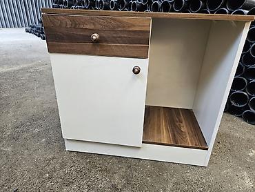 quxna divanlari: Mətbəx/əmək masası altı dolab - Material: laminat/LDSP. Üst və rəflər — 1