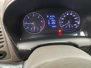 byd pro: Hyundai Porter II — малотоннажный бортовой грузовик синего цвета — 5