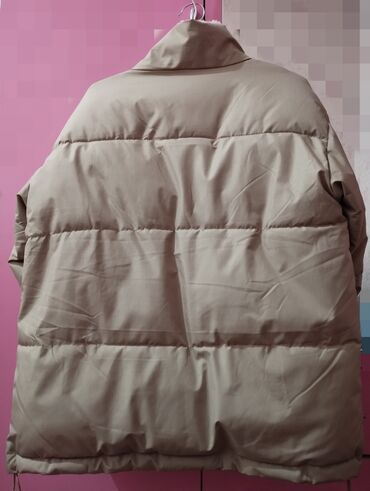 Пуховики и зимние куртки: Продаётся супер удобная, тёплая, зимняя оверсайз куртка. Куртка at lalafo.kg — 2 Пуховики и зимние куртки: Продаётся супер удобная, тёплая, зимняя оверсайз куртка. Куртка — 2