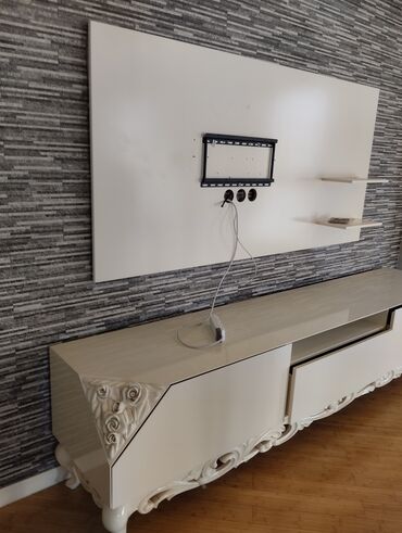 Divan və masa dəstləri: Klassik divan, Qonaq otağı üçün, Açılmayan — 8