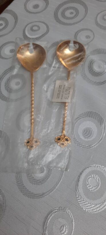 Süfrə ləvazimat dəstləri: Советского времени .Ножи нержавейка 10м .Ножи мельхиор 30м .Ложки — 12