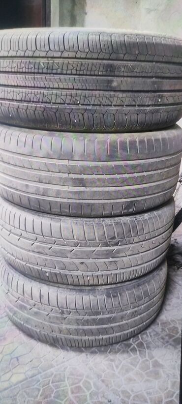 Другие автозапчасти: Шины 235/50 R18