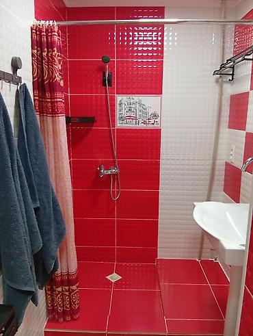 восточный парк 2: 🏡 Сдается уютная 2-комнатная квартира посуточно в Караколе! Ищете — 10