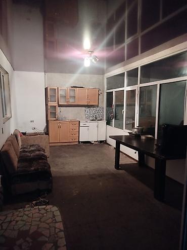 Продажа коттеджей и домов: Продаётся частный дом с благоустроенным двором и садом. Свет 3 — 7