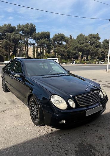 audi 2002: Mercedes-Benz E 220: 2.2 l | 2002 il Sedan — 4
