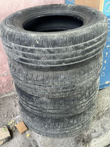 блок система: Комплект из четырех автомобильных шин размером P205/70R15. Подходят