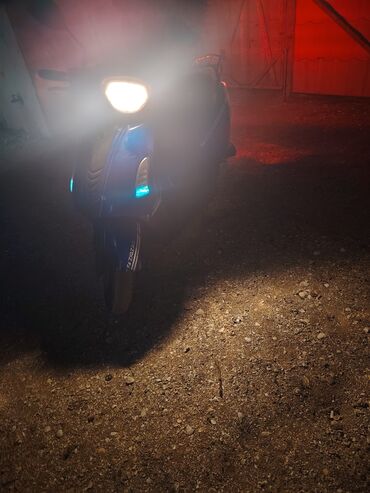 Kvadrosikllar: Məhsul: Şəhər daxili istifadəyə uyğun moped/skuter Xüsusiyyətlər: -
