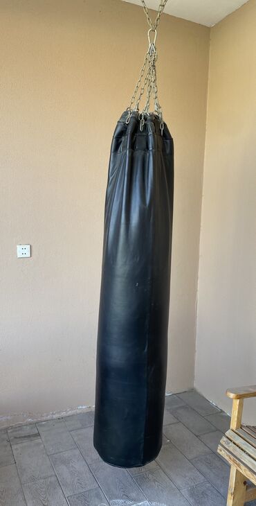 boks torbası qiyməti: Temiz deriden hazirlanmis boks kisesidir. Uzunlugu 1.7 metr. Hem