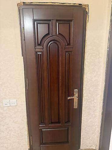 qapi taxta: Qonaq otağı üçün İşlənmiş Otaq qapısı 90x205 sm Zamok ilə, Ödənişli quraşdırma, Ödənişli çatdırılma — 1