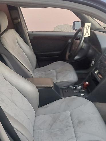 mersedes a klas: Mercedes-Benz C-Sinif sedan (W202), tünd mavi rəng. - Kuzov: 4 qapılı — 8